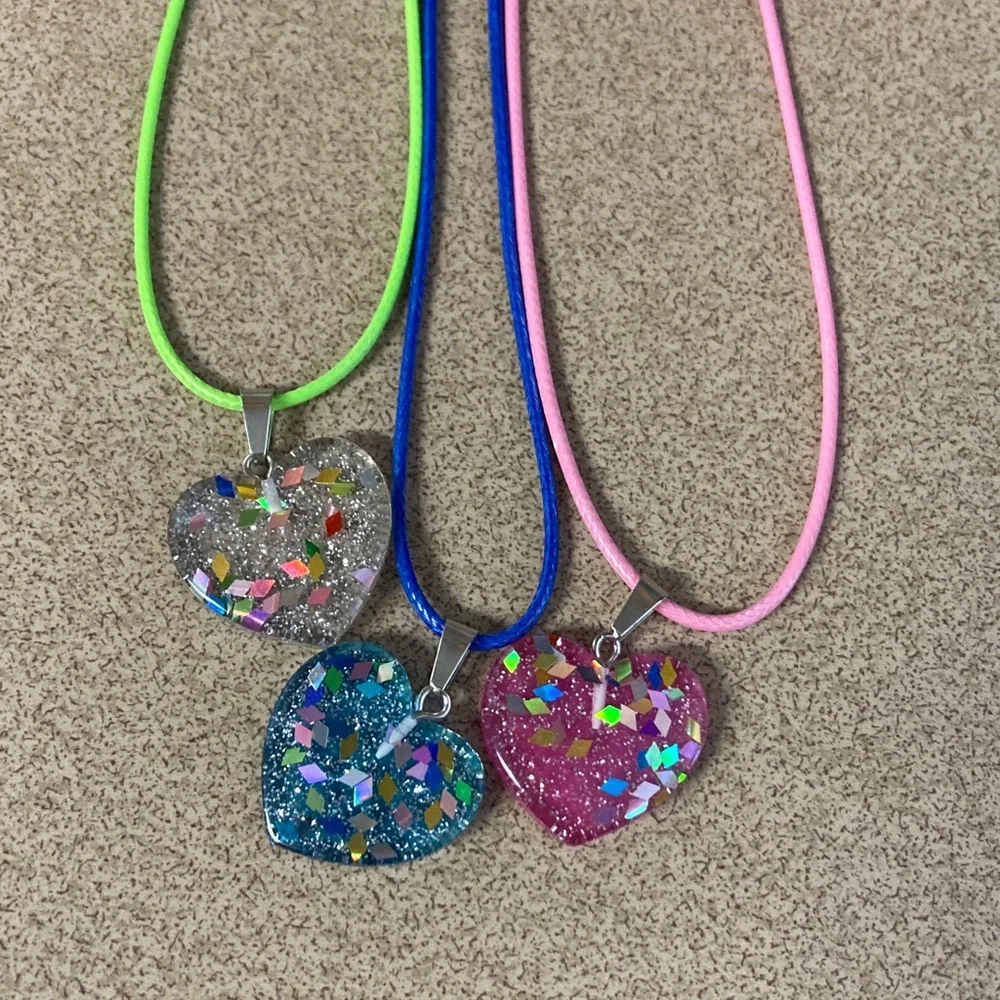 4/$20 bundle and save.. Kids Heart Pendant Necklace Set
